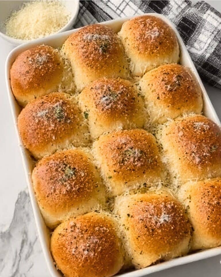 30-Minute Garlic Parmesan Dinner Rolls Recipe