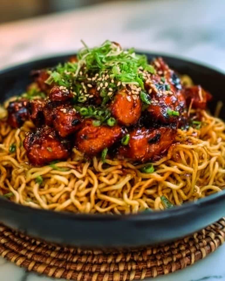 Sticky Garlic Chicken Noodles Recipe